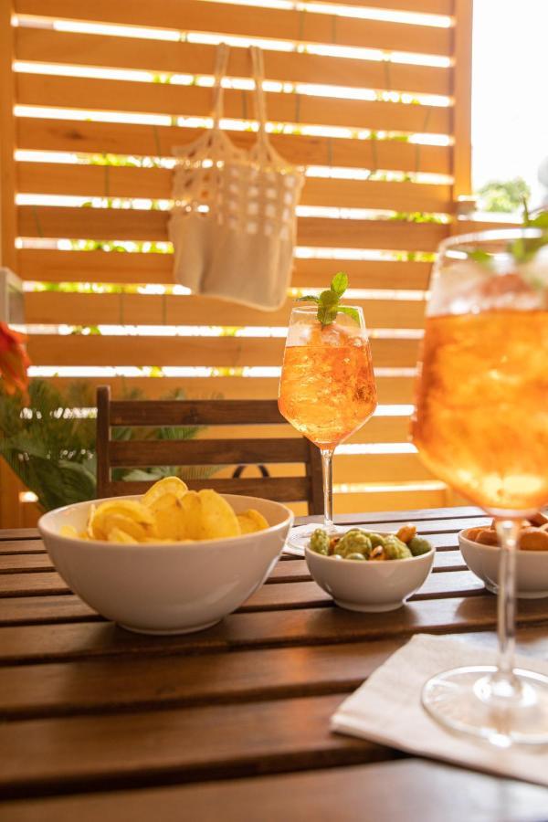 Resilienza Tropical Apartments & Room Porto SantʼElpidio 外观 照片