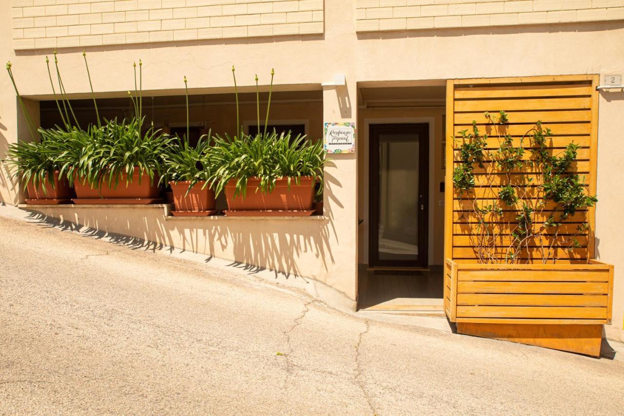 Resilienza Tropical Apartments & Room Porto SantʼElpidio 外观 照片